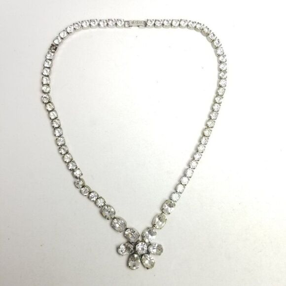 Vintage Kramer Rhinestone Flower Center Silver Tone Collar Necklace Retro - Picture 8 of 9